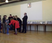 A Petrinja in Croazia nonostante siano passati 20 anni i segni della guerra sono evidenti. La generosità del popolo calabrese ha donato il sorriso a centinaia di bambini.‏