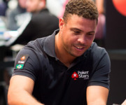 Ronaldo, la leggenda del calcio Brasiliana, è a Barcellona per il più grande festival del poker di Spagna