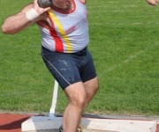 Francioni durante l'azione di lancio
