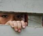 SERVIZI SOCIALI NEI GUAI - incontri sospesi tra il bambino e il padre rinviato a giudizio per abusi sessuali