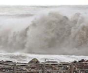 Burrasche, piogge e valanghe - la bufera di Natale ''esonda'' su Santo Stefano