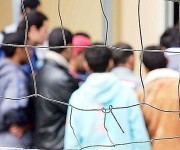 Lampedusa, sgomberato il centro migranti Bubbico