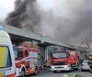 Prato, incendio in un capannone-dormitorio