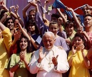 1010245_Il-Papa-con-i-giovani1