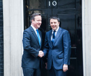 Londra, Renzi incontra Cameron a Downing Street