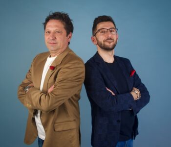 Uno sguardo diretto tra urgenza e identità in “Rosso Vivo” dei Tepura