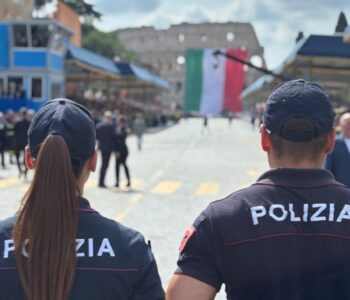 Roma: celebrazioni del 2 giugno. Garantita sicurezza eventi in piazza Venezia e Fori Imperiali. Intercettati all’alba 6 ambientalisti con striscione