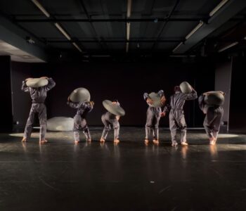 Un rito coreografico tra pietra, memoria e trasformazione: Mandala Dance Company presenta Stone al debutto nazionale