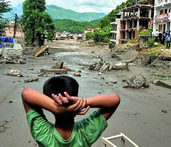 Inferno sull’Himalaya: alluvione tra Nepal e Tibet, centinaia di vittime e oltre mille dispersi